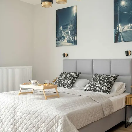 Nowoczesne Very Berry W Poznaniu Z Parkingiem By Renters Poznań