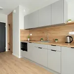 Nowoczesne Very Berry W Poznaniu Z Parkingiem By Renters Appartement