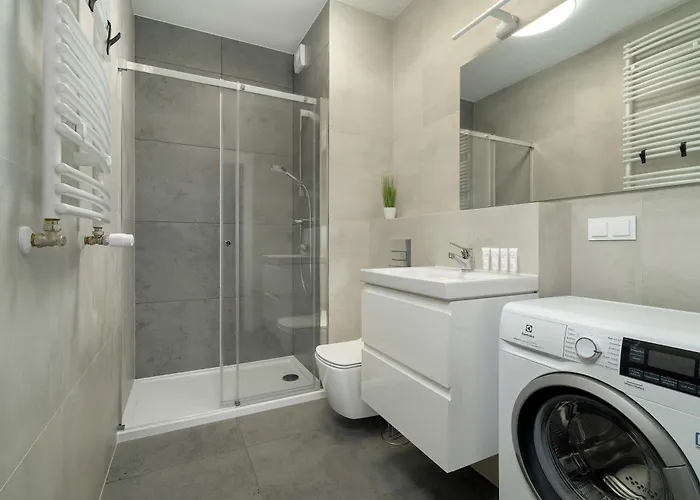 Nowoczesne Very Berry W Poznaniu Z Parkingiem By Renters דירה *