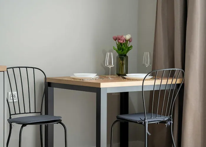 Nowoczesne Very Berry W Poznaniu Z Parkingiem By Renters פוזנן