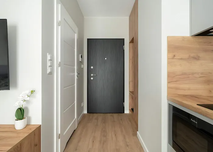 Nowoczesne Very Berry W Poznaniu Z Parkingiem By Renters דירה *